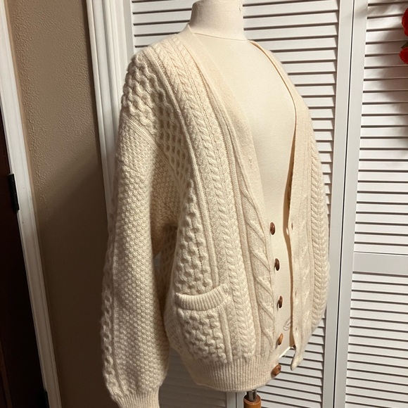 Vintage Chunky Pure Wool Sweater Cardigan Leather Buttons Made in New Zealand - Picture 7 of 8